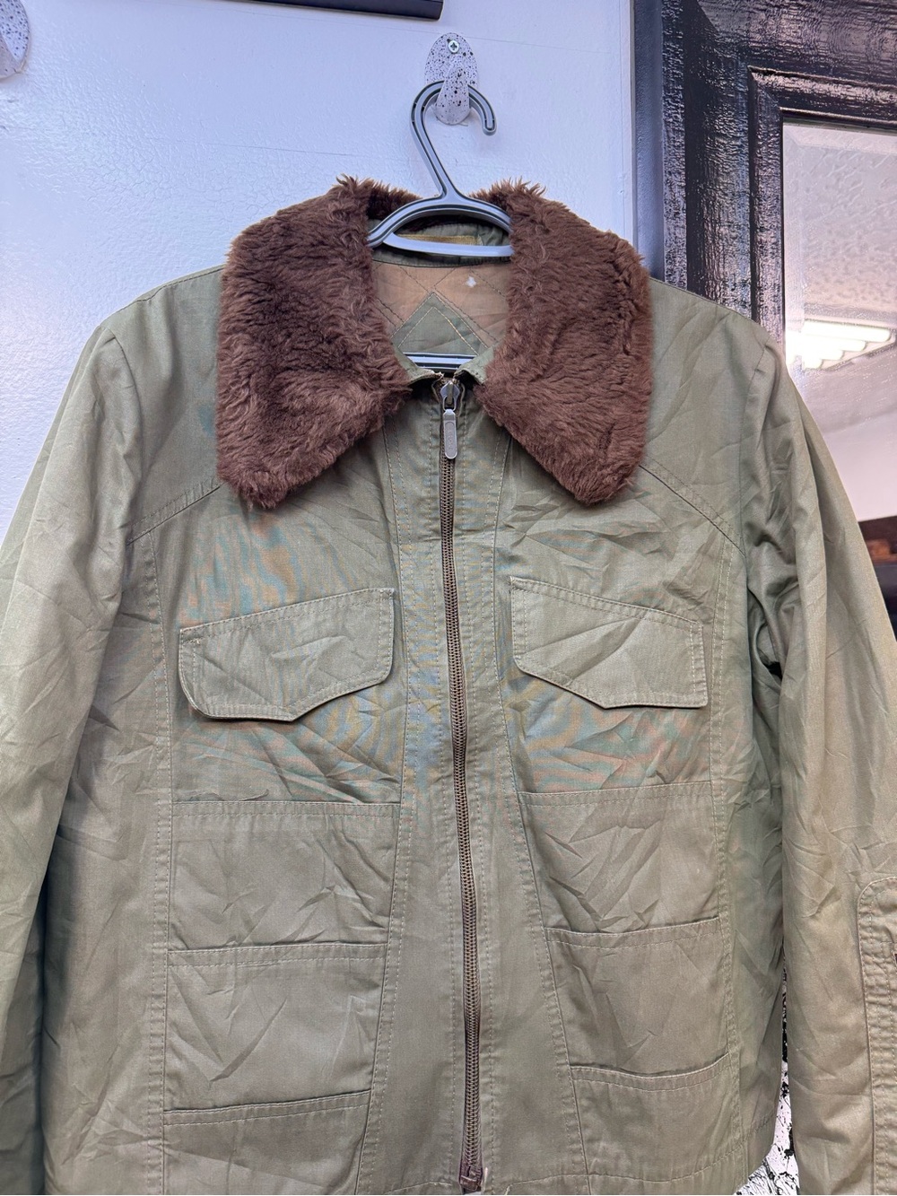 Womens fur Olive Green Quilted crop Jacket with Brown Faux Fur Collar - Picture 2 of 6